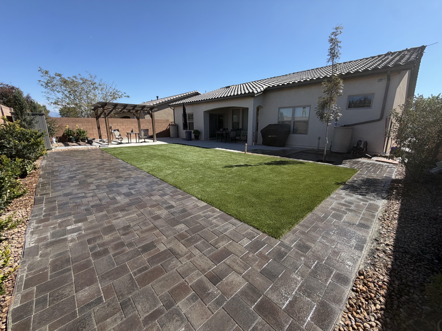 Proyecto de paisajismo terminado por Perfection Landscaping & Design, foto 27